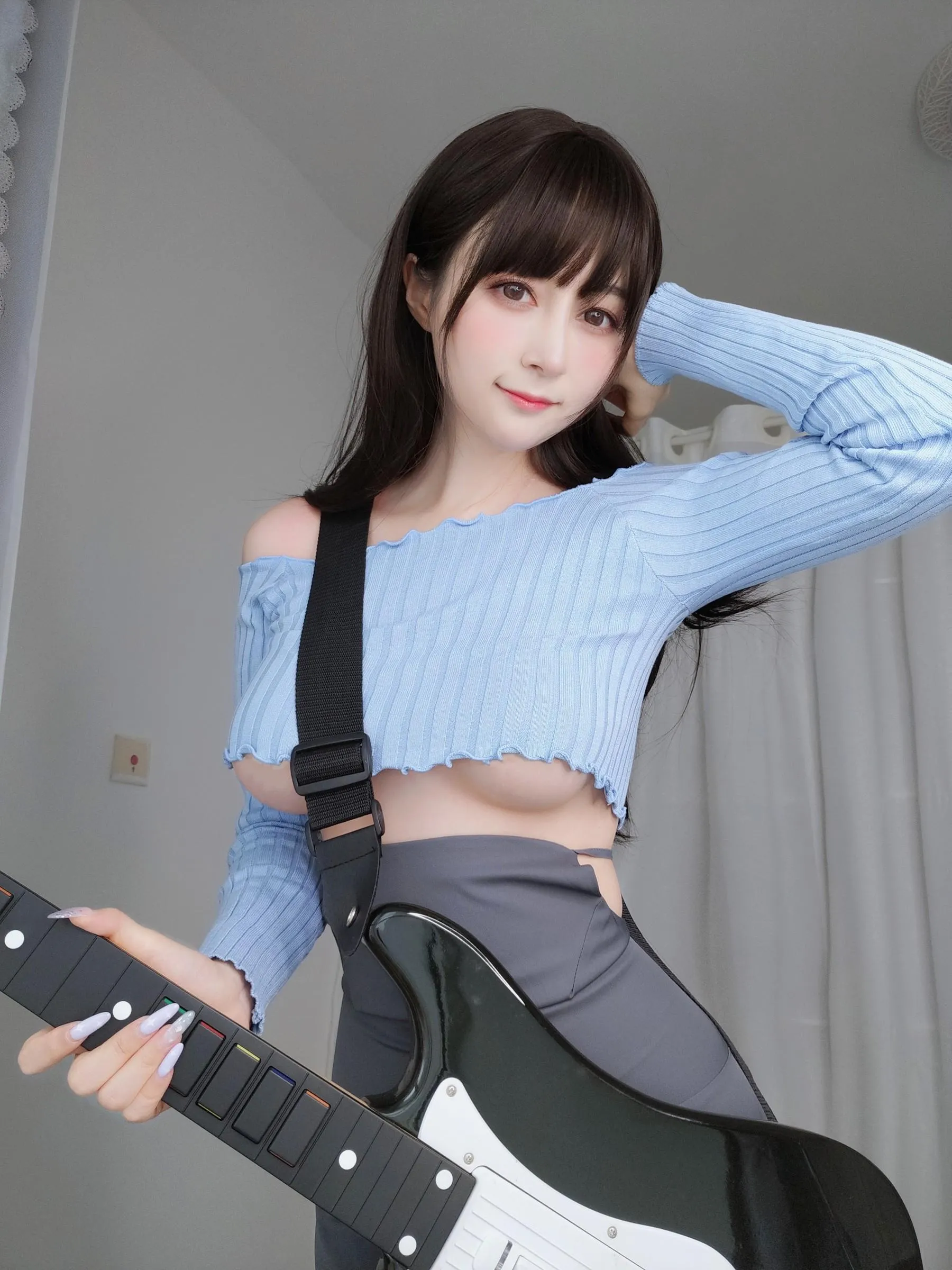白银81 – 自撮 Vol.59 吉他妹妹 [166P]插图1